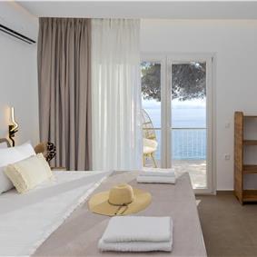 4 bedroom villa with pool by the sea, near Corfu town, sleeps 8